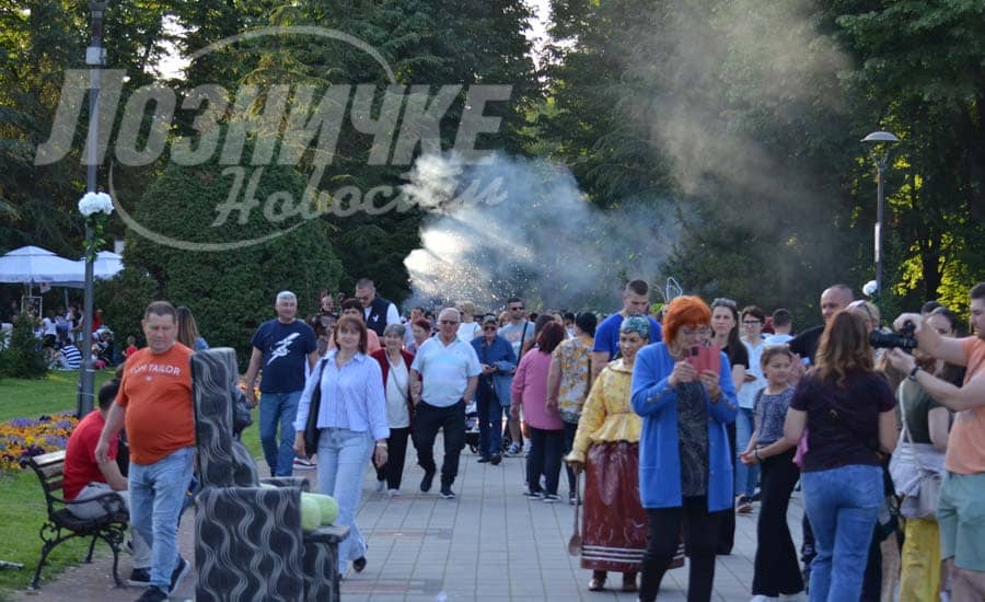 САЈАМ ЦВЕЋА – Бања пуна света САЈАМ ЦВЕЋА – Бања пуна света