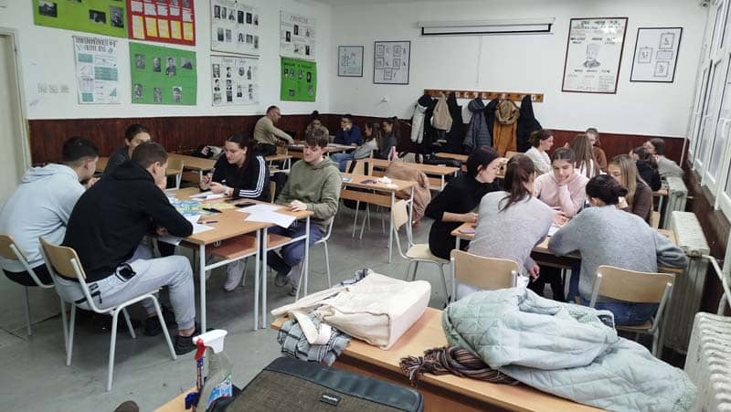 СРЕДЊА ШКОЛА, КРУПАЊ – Одржан каријерни час
