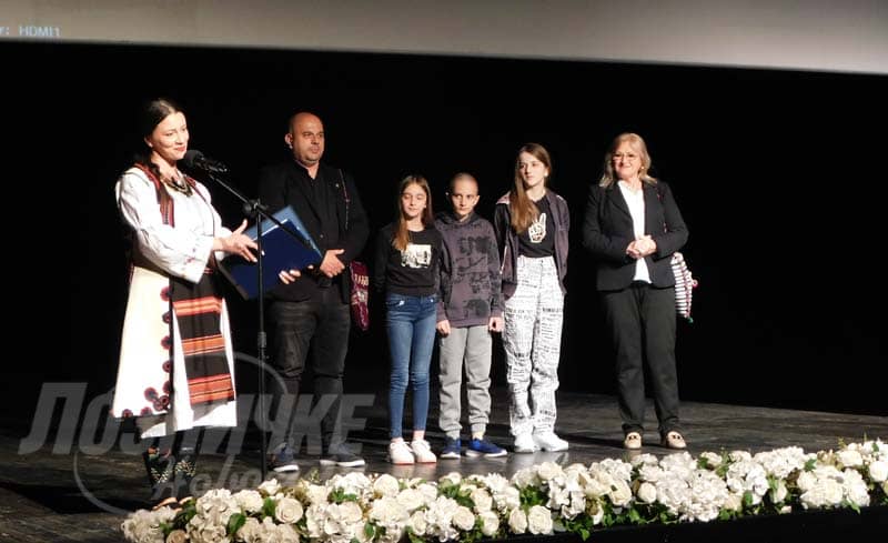 КРЕНУО ПУТУЈУЋИ ФЕСТИВАЛ – Пантелићи, неуморни чувари традиције