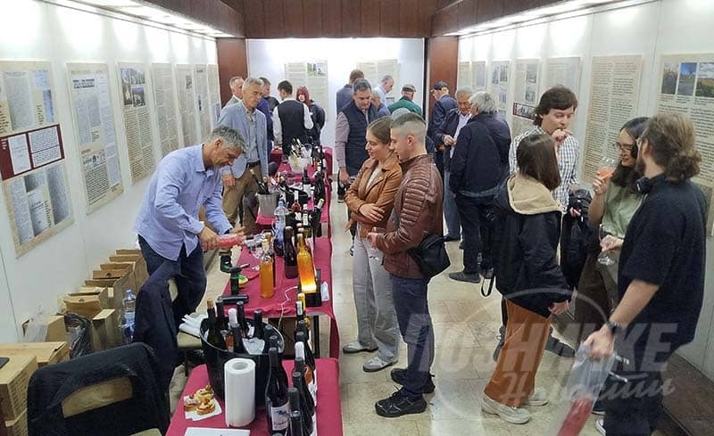 СА ОСМЕ „ПРИЧЕ О ВИНУ“ – Чувајте мале винарије