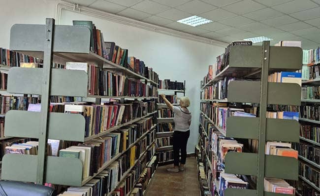 ИЗ ГРАДСКЕ БИБЛИОТЕКЕ – Књиге за летње дане