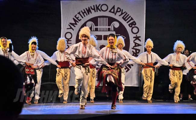 ДЕВЕТИ ФЕСТИВАЛ ФОЛКЛОРА „МИША СПЕРЊАК“ – Игром од Србије до Јужне Кореје ДЕВЕТИ ФЕСТИВАЛ ФОЛКЛОРА „МИША СПЕРЊАК“ – Игром од Србије до Јужне Кореје