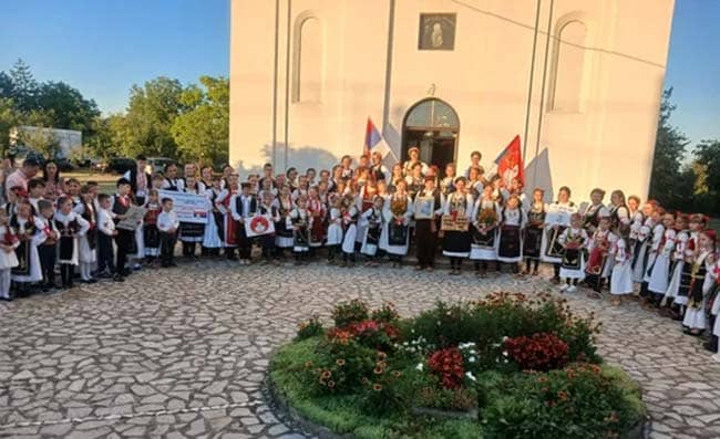У ЈАДРАНСКОЈ ЛЕШНИЦИ ОДРЖАН ФЕСТИВАЛ ”ИЛИНДАНСКИ САБОР” – Традиционалне вредности спајају децу