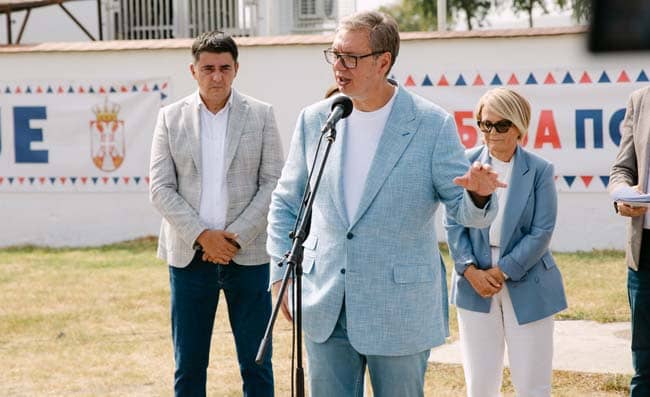 ПРЕДСЕДНИК ВУЧИЋ У ЉУБОВИЈИ – Нова радна места, проширење вртића, путеви… ПРЕДСЕДНИК ВУЧИЋ У ЉУБОВИЈИ – Нова радна места, проширење вртића, путеви…