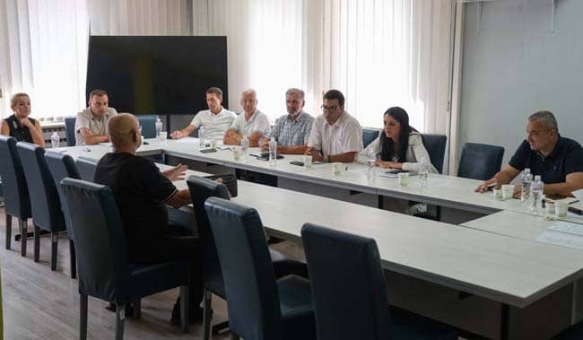 РАЗГОВОРИ У ГРАДСКОЈ УПРАВИ – Примљено око хиљаду грађана РАЗГОВОРИ У ГРАДСКОЈ УПРАВИ – Примљено око хиљаду грађана